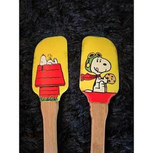 Lenox Chef Snoopy Woodstock  2 Piece Silicone Spatula Set Collectible Yellow‎